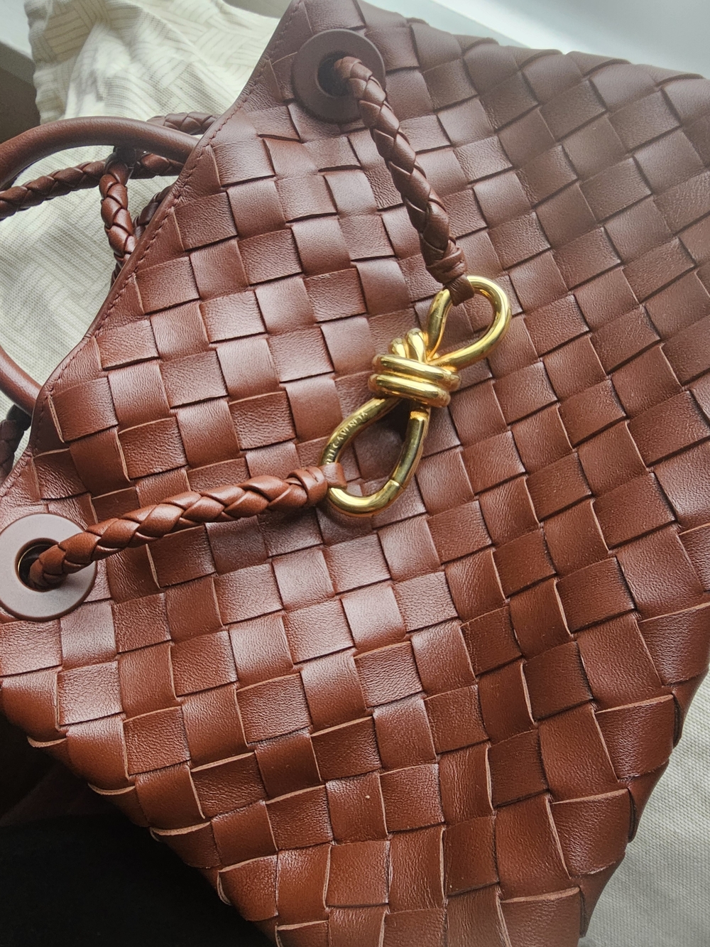 Bottega Veneta Small Brown Intrecciato Leather Drawstring Shoulder Bag - Picture 2 of 10